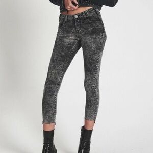 One X Oneteaspoon Women’s Freebirds II Black Acid Wash Crop Skinny Jeans Size 27